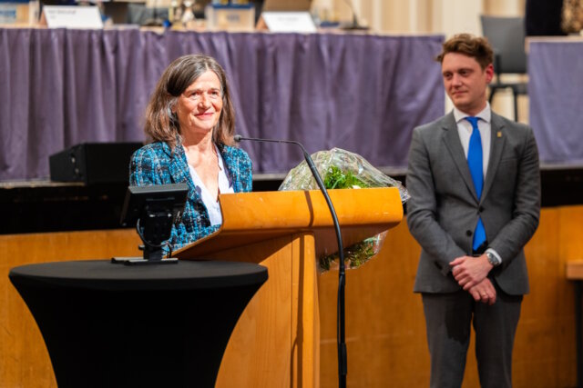 Dagmar Becker wurde jetzt im Solinger Stadtrat verabschiedet. Nach zehn Jahren als Beigeordnete endet ihre Amtszeit am 15. Mai. (Foto: © Stadt Solingen)