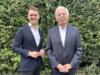 CDU-Oberbürgermeisterkandidat Daniel Flemm (links) und Ex-OB Franz Haug (1999–2009) sprechen über prägende Entscheidungen der Vergangenheit und die Herausforderungen, die Solingen in den kommenden Jahren meistern muss. (Foto: © CDU Solingen/Charlotte Breidohr)