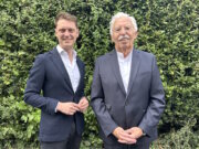 CDU-Oberbürgermeisterkandidat Daniel Flemm (links) und Ex-OB Franz Haug (1999–2009) sprechen über prägende Entscheidungen der Vergangenheit und die Herausforderungen, die Solingen in den kommenden Jahren meistern muss. (Foto: © CDU Solingen/Charlotte Breidohr)