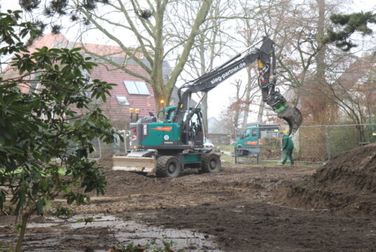 Die Umgestaltung der Grünanlage Dickenbusch inklusive der Errichtung eines integrativen Spielplatzes in der Innenstadt ist gestartet. (Foto: © Bastian Glumm)