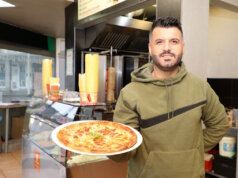 Seit sieben Jahren ist Erkan Boz Chef im "Dolce Vita" an der Schützenstraße. (Foto: © Bastian Glumm)