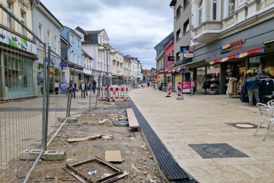 Die Bauarbeiten auf der Düsseldorfer Straße in Ohligs gehen in die nächste Phase. (Foto: © Bastian Glumm)