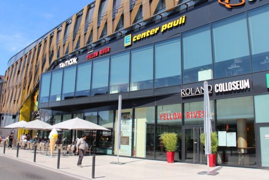 Einkaufen im Internet macht dem Einzelhandel zunehmend das Leben schwer. In Solingen wird jetzt ein Projekt gefördert, das das virtuelle und das reale Einkaufserlebnis miteinander verknüpfen soll. (Archivfoto: © B. Glumm)