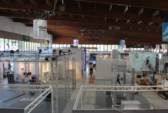 Für die Solinger Eissporthalle scheint eine Rettung in Sicht. 2018 fand dort zuletzt die Solingen Messe statt. (Archivfoto: © Bastian Glumm)