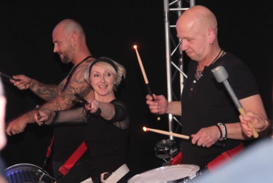 Um 18 Uhr startete am Samstag die 6. Solinger KulturNacht. Im Theater und Konzerthaus ging es direkt mit kunterbunten Aufführungen diverser Künstler los. (Foto: © B. Glumm)