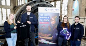 Das Team von Solingen.Business lädt am 15. März zur zweiten E-Sport Convention in die Alte Maschinenhalle ein: v.li. Franziska Schürr, Marius Borkenhagen, Laura Voß und Phil Derichs. (Foto: © Bastian Glumm)