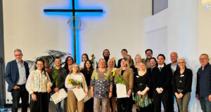 Mit einem feierlichen Gottesdienst wurden die Absolventen des Kurses GPA 47 von der Pflegeakademie Bethanien verabschiedet. (Foto: © Diakonie Bethanien)