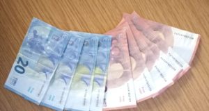 Wie die Polizei jetzt mitteilt, werden seit Ende Oktober in Nordrhein-Westfalen vermehrt gefälschte 10- und 20-Euro-Banknoten in Umlauf gebracht. (Foto: © Polizei Wuppertal)
