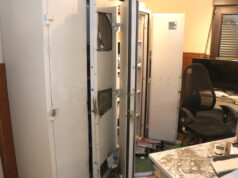 Unter anderem zwei Stahlschränke flexten in der Nacht zu Montag Unbekannte im Büro des Tierparks Fauna auf. (Foto: © Bastian Glumm)