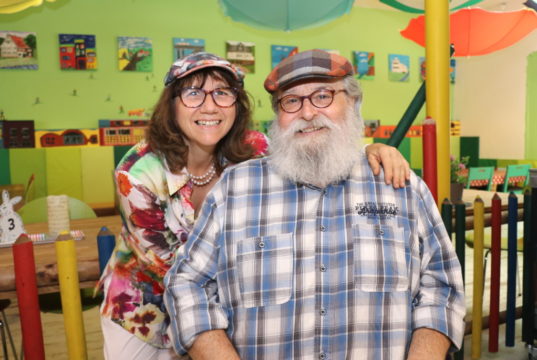 Sybilla und Gunter „Felix“ Opitz hoffen, dass sie im Felix Kids-Club möglichst bald wieder Kinder empfangen können. (Foto: © Bastian Glumm)