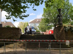 Am Freitagabend wurden auf dem Fronhof in der Innenstadt in Solingen bei einem Amoklauf mit einem Messer mindestens drei Menschen getötet. Acht weitere wurden verletzt. (Foto: © Tim Oelbermann)