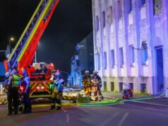 Das Feuer in einem Mehrfamilienhaus an der Wittkuller Straße, das 22 Verletzte forderte, könnte vorsätzlich gelegt worden sein. (Foto: © Tim Oelbermann)