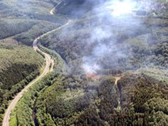 Die Feuerwehr Solingen konnte den Waldbrand aus einem Polizeihubschrauber heraus erkunden. (Foto: © Feuerwehr Solingen)