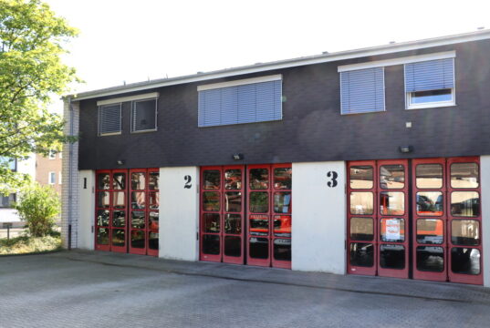 Die Feuer- und Rettunsgwache II in Ohligs an der Brunnenstraße wird abgerissen. Ein moderner Neubau soll dort entstehen. (Archivfoto: © Bastian Glumm)