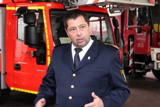Solingens Feuerwehrchef Dr. Ottmar Müller wurde jetzt in den Ruhestand versetzt. (Archivfoto: © Bastian Glumm)