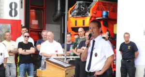 Sebastian Wagner ist Chef der Feuerwehr Solingen. Er ludt am Donnerstag zum Richtfest der neuen Feuer- und Rettungswache II in Ohligs ein. (Foto: © Bastian Glumm)