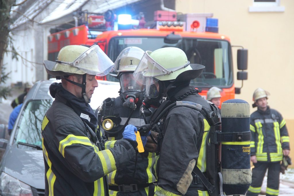 Zu einem Wohnungsbrand rückte die Feuerwehr am Montagmorgen zum Eiland in der City aus. (Symbolfoto: © B. Glumm)