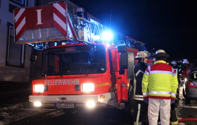In der Silvesternacht rückte die Feuerwehr Solingen zu sechs Brandeinsätzen aus. Der Rettungsdienst wurde 24 Mal gerufen. (Archivfoto: B. Glumm)