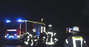 Feuerwehr und Rettungsdienst rückten in der Silvesternacht zu insgesamt 81 Einsätzen aus. (Foto: © Tim Oelbermann)