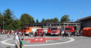 Die Feuerwehr öffnet am Samstag die Tore der Feuer- und Rettungswache III am Frankfurter Damm 10 in Wald. (Archivfoto: © Bastian Glumm)