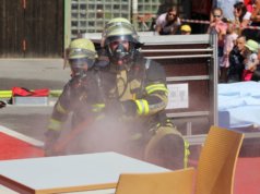 Am Sonntag zeigte die Solinger Feuerwehr beim Tag der offenen Tür, was sie kann. Zahlreiche Besucher kamen deshalb zur Wache III in Wald. (Foto: © Das SolingenMagazin)