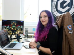 Fiona Gundermann ist im Vorstand des neu gegründeten „eSport Club Solingen e.V.“. Die 25-Jährige hat Gamedesign studiert und wünscht sich, mit weiblichen Zockern in den Austausch zu kommen. (Foto: © Bastian Glumm)