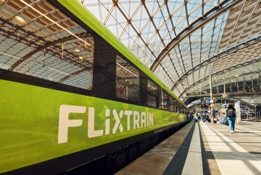 Solingen ist ab sofort Teil des FlixTrain-Streckennetzes und soll von neuen, kostengünstigen Reisemöglichkeiten profitieren. (Foto: © FlixTrain)