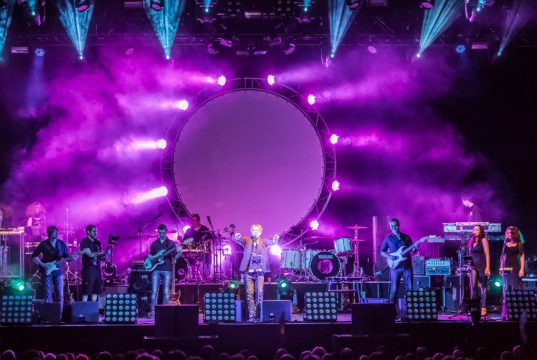 Die österreichische Band „Floyd Divison“ wird bei der Sommerparty am kommenden Samstag Unterstützung aus Solingen bekommen. Beim Song „Another Brick In The Wall“ werden Stimmen der Dorper Kantorei als Chor die Musiker unterstützen. (Foto: © Andreas Müller)