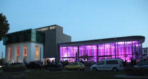 Blick auf den ehemaligen Solinger Hauptbahnhof im Südpark, für den nun ein neues Nutzungs- und Entwicklungskonzept vorgestellt wird. (Archivfoto: © Bastian Glumm)