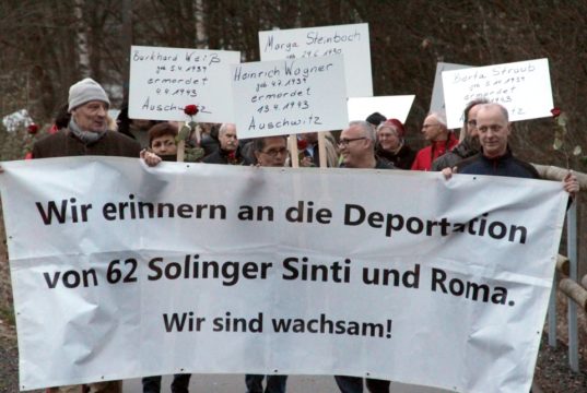 Die drei großen Bündnisse und Initiativen im Bergischen Städtedreieck, die Wuppertaler Initiative für Demokratie und Toleranz e.V., das Solinger Bündnis für Toleranz und Zivilcourage sowie Remscheid tolerant e.V. rufen zum 75. Jahrestag gemeinsam dazu auf, der Deportation und Ermordung von Sinti und Roma zu gedenken. (Archivfoto: © Bastian Glumm)