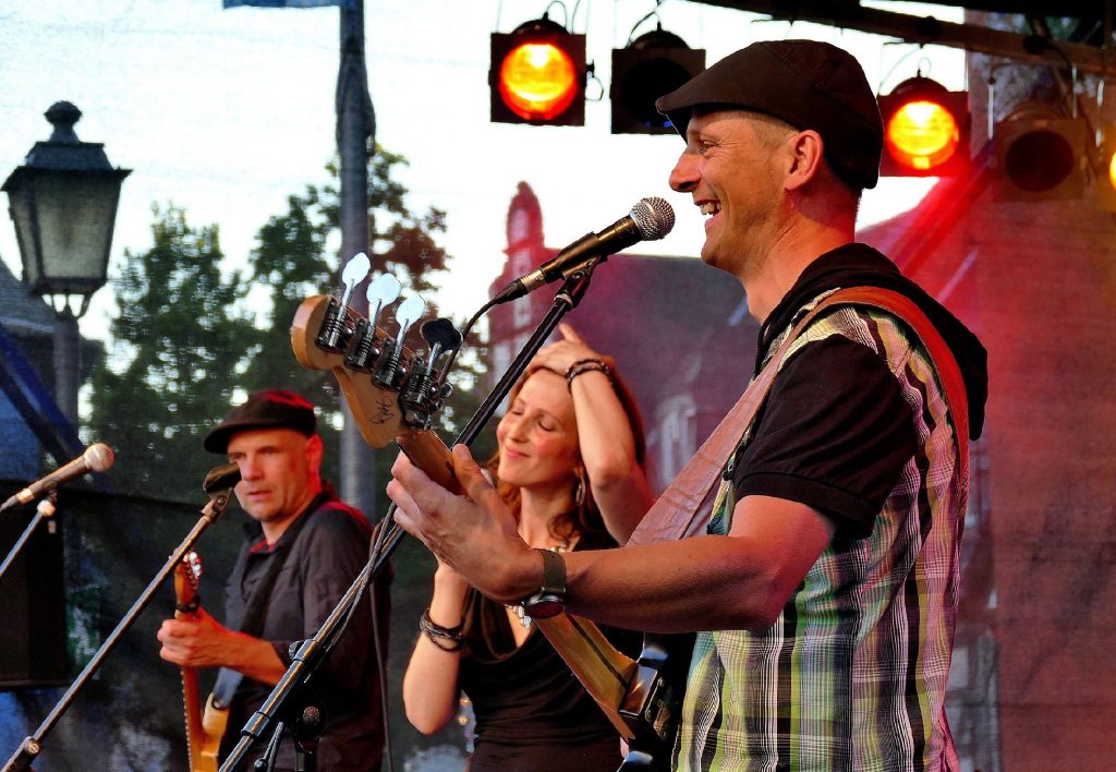 Am kommenden Samstag lädt das Gasthaus Schaaf ab 19 Uhr zum Biergartenkonzert ein. Zu Gast ist dann die Kombo Get the Cat mit ihrer Akustik-Show. (Foto: © Heinz Oese)