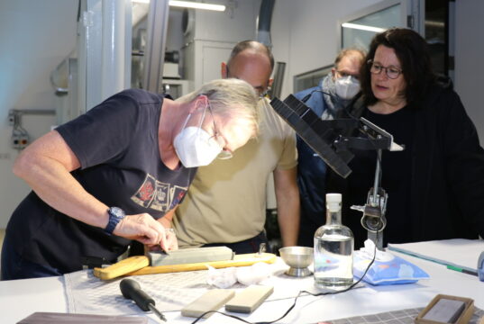 Am Samstag öffnete die "Gläserne Werkstatt" an der Hauptstraße. (Foto: © Bastian Glumm)