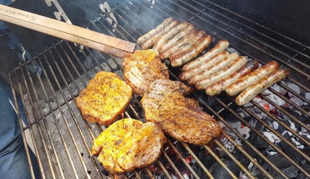Wegen der anhaltenden Trockenheit und der hohen Waldbrandgefahr hat die Stadt Solingen ein Grillverbot für den Grillplatz am Bärenloch ausgesprochen. (Symbolfoto: © Bastian Glumm)