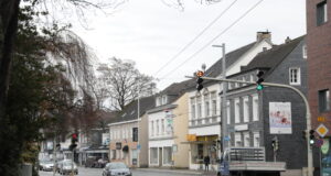 Auf der Grünewalder Straße kam es im Bereich Glockenstraße am Montagmorgen zu einem tödlichen Verkehrsunfall. (Foto: © Tim Oelbermann)