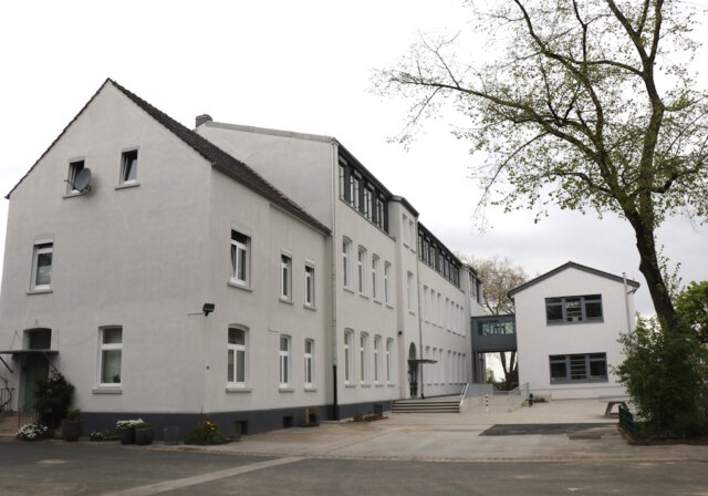 grundschule-bogenstrasse-ohligs-1 Die Stadt führt in den Sommerferien Bauarbeiten an und in Solinger Schulen durch, auch die Grundschule Bogenstraße in Ohligs wird davon profitieren. (Archivfoto: © Bastian Glumm)
