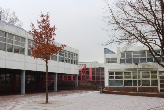 Das Schulzentrum Vogelsang. Heute wurde das Anmeldeverfahren für die weiterführenden Schulen für das Schuljahr 2017/2018 abgeschlossen. (Archivfoto: © B. Glumm)