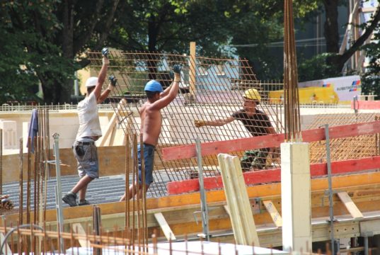 Zu Beginn des neuen Ausbildungsjahres sind viele Baufirmen in Solingen vergeblich auf der Suche nach Azubis. (Archivfoto: © Bastian Glumm)