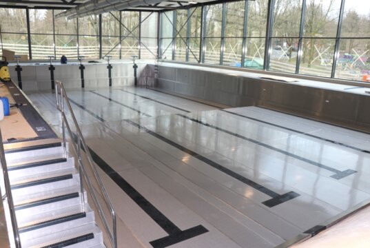 Das Familienbad Vogelsang wird gereinigt. Dazu muss das gesamte Wasser abgelassen werden. (Archivfoto: © Bastian Glumm)