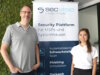 Hannah Dollinger und Tobias Erdmann haben die Secvisio GmbH gegründet und wollen Unternehmen in Sachen IT-Sicherheit fit machen. (Foto: © Bastian Glumm)
