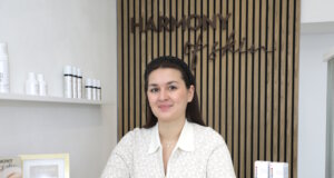 Sophie Lippe in ihrem Studio „Harmony of Skin“ an der Schützenstraße. Seit zwei Jahren arbeitet sie hier mit dem Schwerpunkt Maderotherapie und Kosmetik. (Foto: © Bastian Glumm)