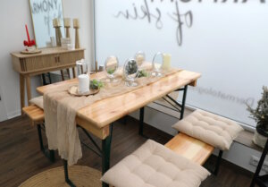 Regelmäßig veranstaltet Sophie Lippe Beautyabende in kleiner Runde, bei denen Produkte getestet und Hautpflege erklärt wird. (Foto: © Bastian Glumm)