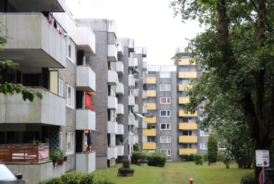 Rund 2.500 Menschen aus gut und gerne 54 Nationen wohnen in der Hasseldelle. 196 Wohneinheiten bietet der Spar- und Bauverein im Viertel an, weitere 450 das Immobilienunternehmen Grand City Property. (Foto: © Bastian Glumm)