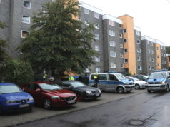 Die Nachbarn in der Hasseldelle stehen nach dem Tod von fünf Kindern unter Schock. Ganz Solingen trauert. (Foto: © Bastian Glumm)