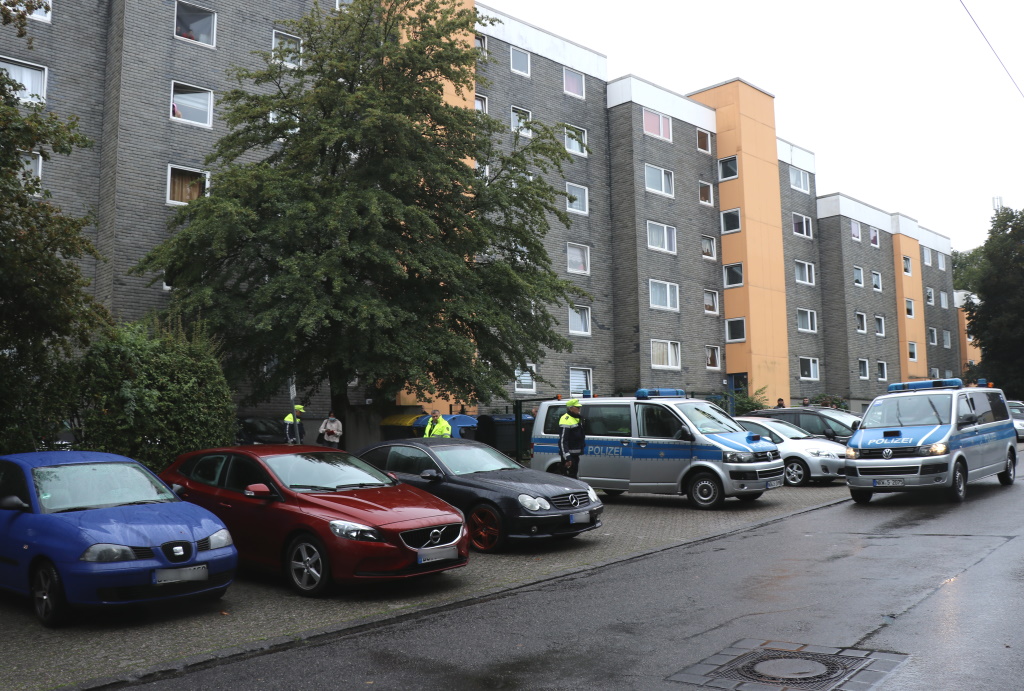 Die Nachbarn in der Hasseldelle stehen nach dem Tod von fünf Kindern unter Schock. Ganz Solingen trauert. (Foto: © Bastian Glumm)