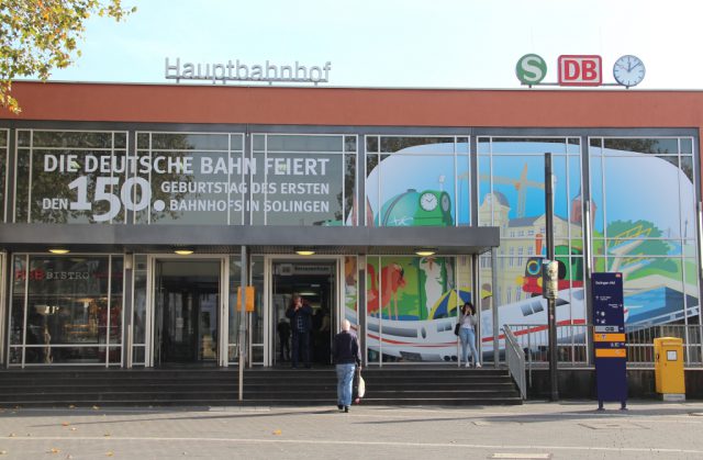 Der Solinger Hauptbahnhof, vormals Bahnhof Ohligs und Bahnhof Solingen-Ohligs, wird in diesem Jahr 150 Jahre alt. Die Ohligser Jongens laden am 29. Oktober zur Feier ein. (Foto: © B. Glumm)