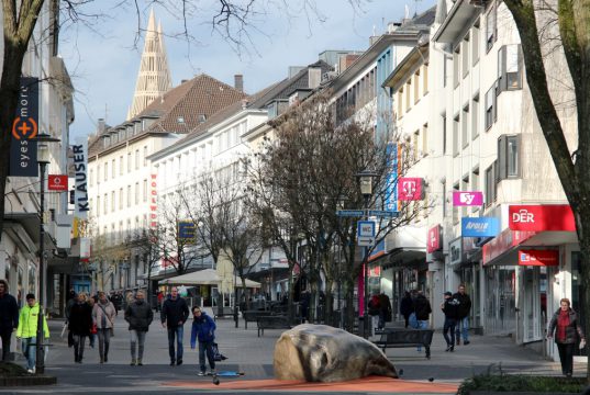 Die Hauptstraße mit Fußgängerzone in der Solinger Innenstadt. (Archivfoto: © Bastian Glumm)