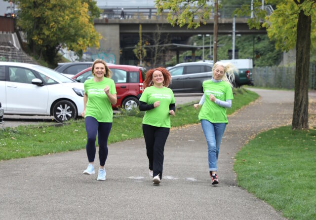 Die Strecke des Solidaritätslaufs „Grüne Welle – Gemeinsam gegen Krebs“ führt rund fünf Kilometer vom Studio 39 im Südpark bis zum Schlagbaumtunnel und wieder zurück. Es darf gegangen und gelaufen werden. (Foto: © Bastian Glumm)