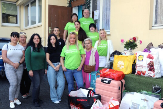 Die Mitglieder des Vereins Verein "Helfende Schirme Solingen" haben jetzt eine Hilfsaktion für die vom Hochwasser in Polen betroffenen Menschen gestartet und sammeln Spenden. (Foto: © Bastian Glumm)