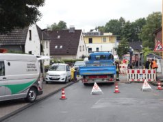 Fast 18 Stunden war die Feuerwehr auf der Herzogstraße in Merscheid im Einsatz, da die Stadtwerke dort auf der Suche nach einem Gasleck waren. (Foto: © Das SolingenMagazin)