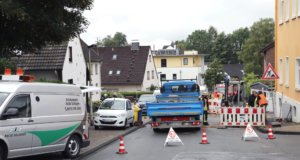 Fast 18 Stunden war die Feuerwehr auf der Herzogstraße in Merscheid im Einsatz, da die Stadtwerke dort auf der Suche nach einem Gasleck waren. (Foto: © Das SolingenMagazin)